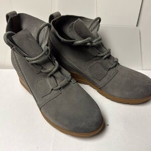 SOREL EVIE SUEDE GREY WEDGE BOOTIE  LACE UP SIZE 6